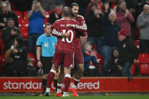Liverpool de Andoni Iraola deja a Roberto de Zerbi al borde del abismo en el Tottenham