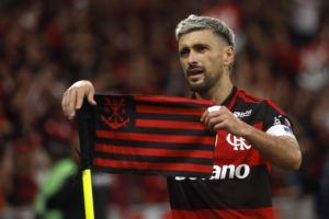Flamengo sobrevive ante un valiente Independiente del Valle