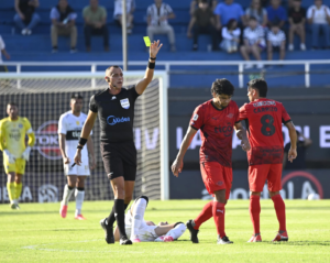 Juan Gabriel Benítez, el elegido para pitar el clásico “blanco y negro”