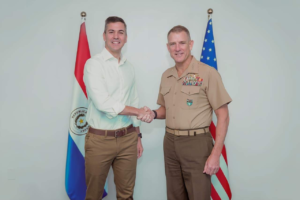 Peña se reune con comandante del Comando Sur de los Estados Unidos