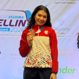 Lía Lombardo conquista un bronce que destaca en la esgrima paraguaya